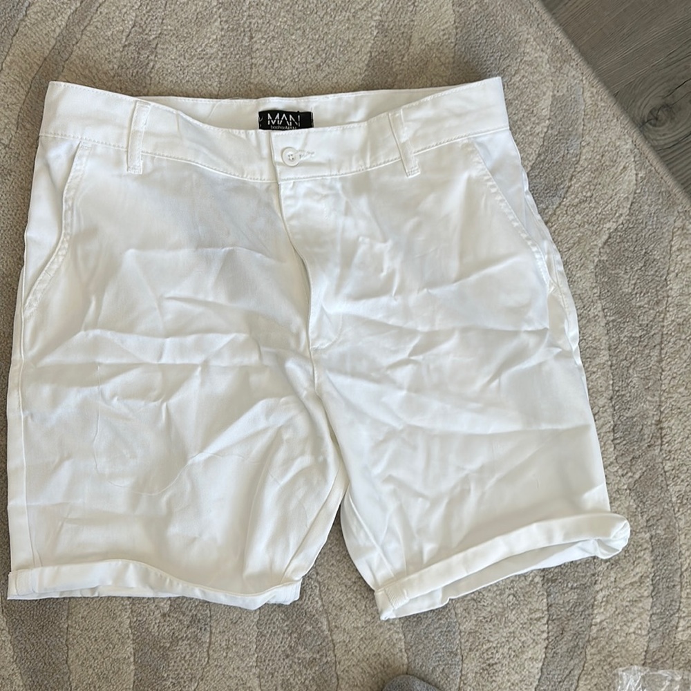 Boohoo men 32 waist white shorts